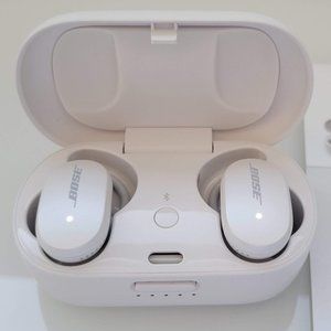 Bose QuietComfort Earbuds in Sandstone